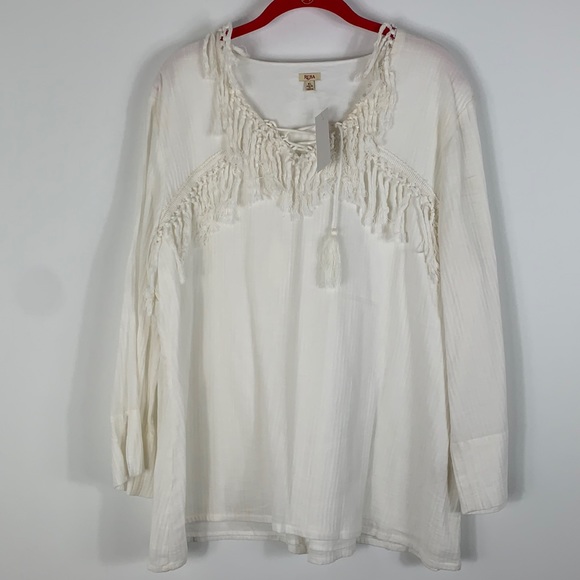 Reba Tops - NWT Reba white 3/4 sleeves, vneck fringe XL